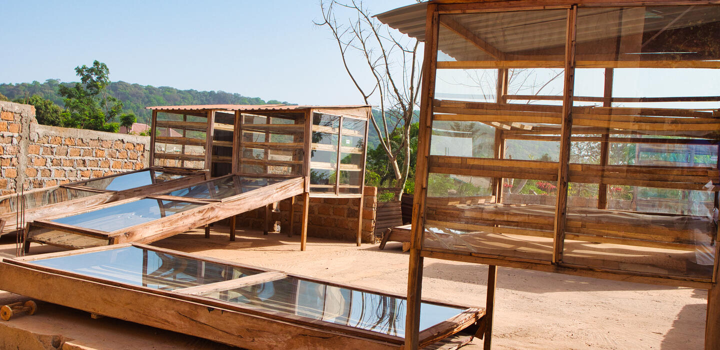 Drying stations for agricultural products in Guinea